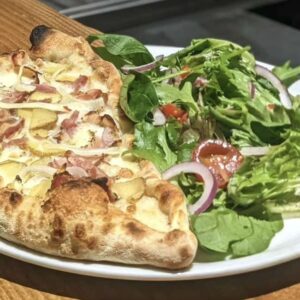Demi-pizza / salade